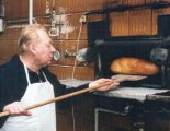 Cseh Ferenc aranykoszorús pékmester (Fotó: Fellegi Jenő, 2002) 